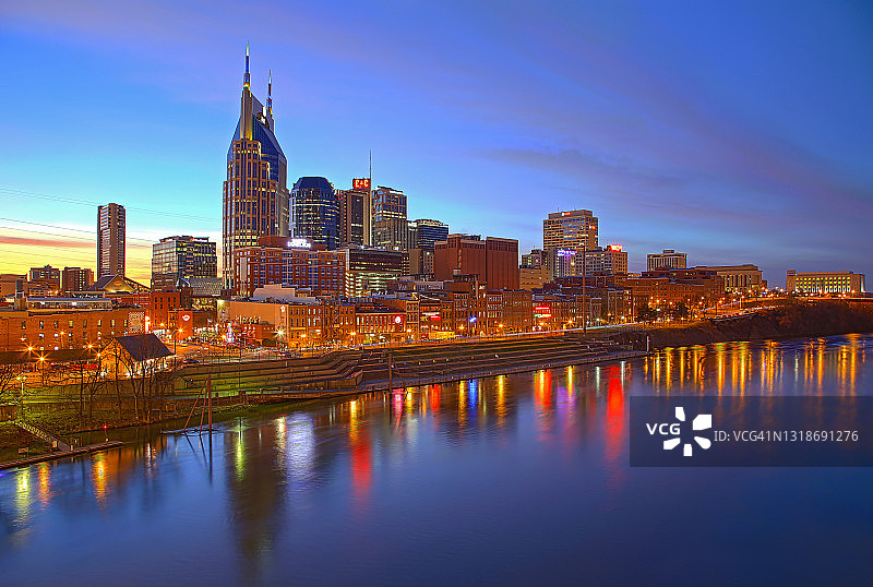 日落时分的纳什维尔天际线，田纳西州，美国图片素材