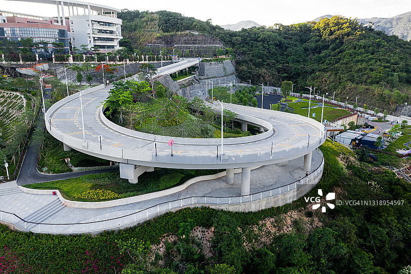 弯曲的道路图片素材