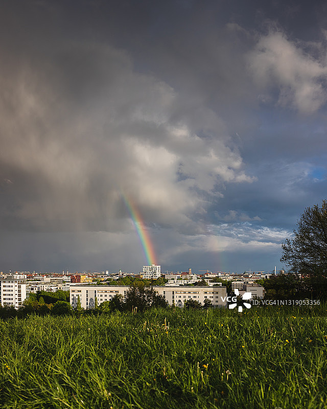 慕尼黑的雷雨和彩虹图片素材