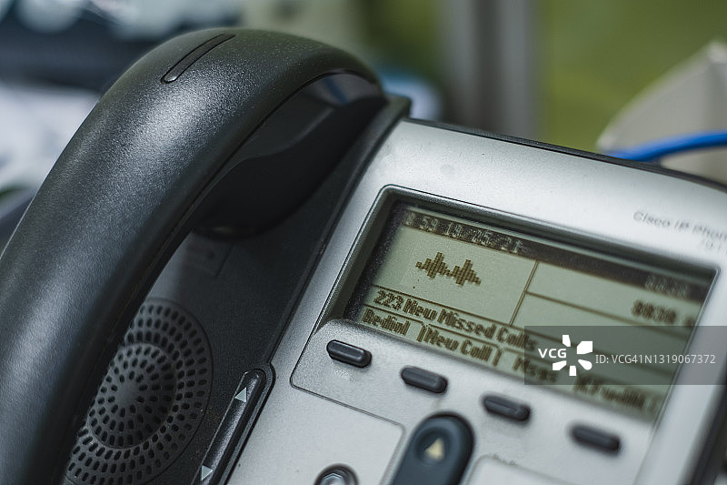 电话屏幕未接来电号码特写图片素材