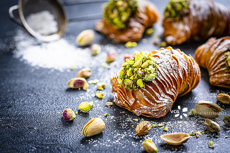 典型的意大利酥皮点心图片素材