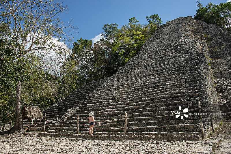 墨西哥科巴的Nohoch Mul金字塔图片素材