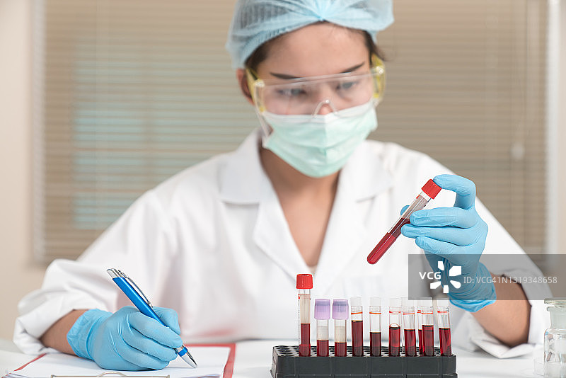 医疗设备：血液测试图片素材