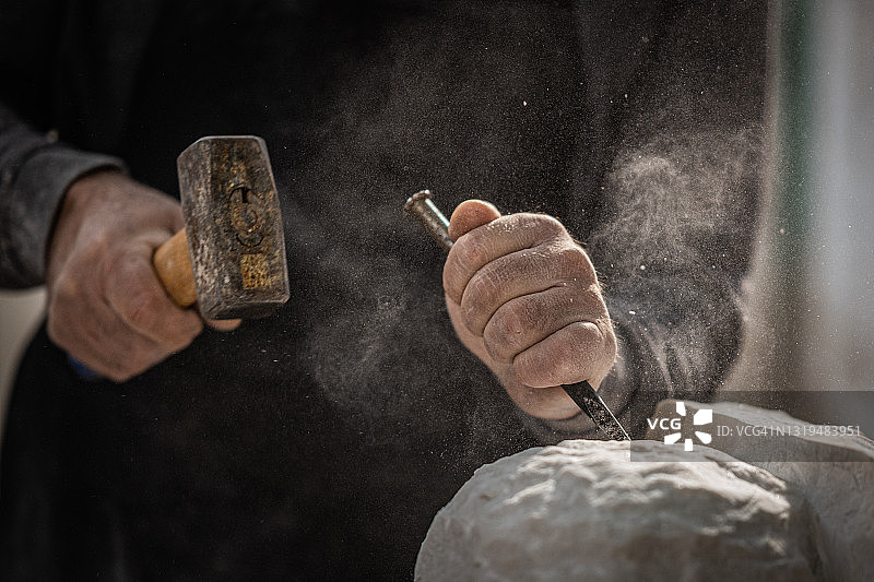 石匠雕刻雕塑图片素材