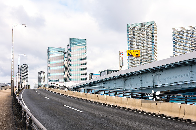 东京城市道路的清晨景色图片素材