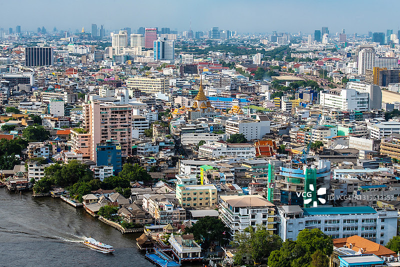 泰国曼谷湄南河上的客船图片素材