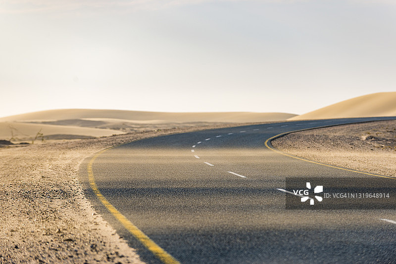 纳米比亚科尔曼斯科普沙漠边陲小镇附近的沙尘图片素材