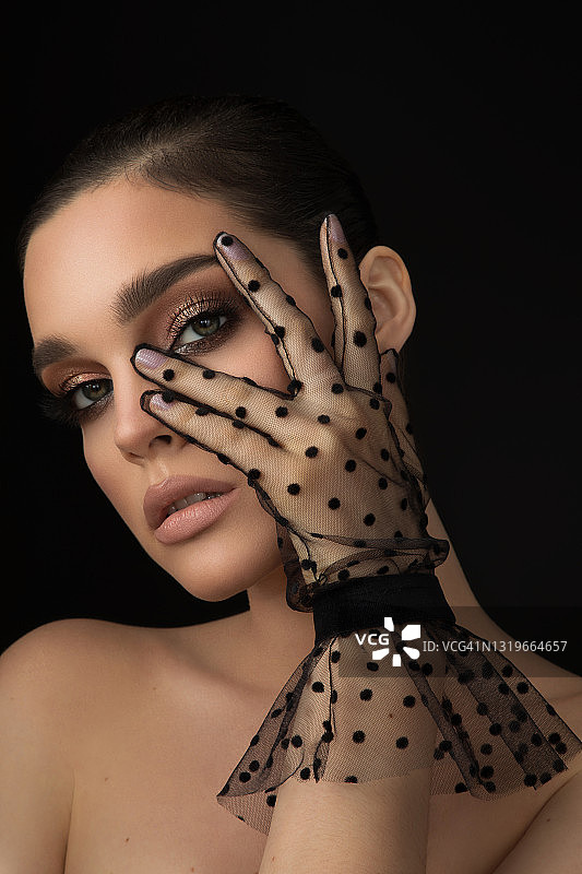 妆容精致的女人图片素材