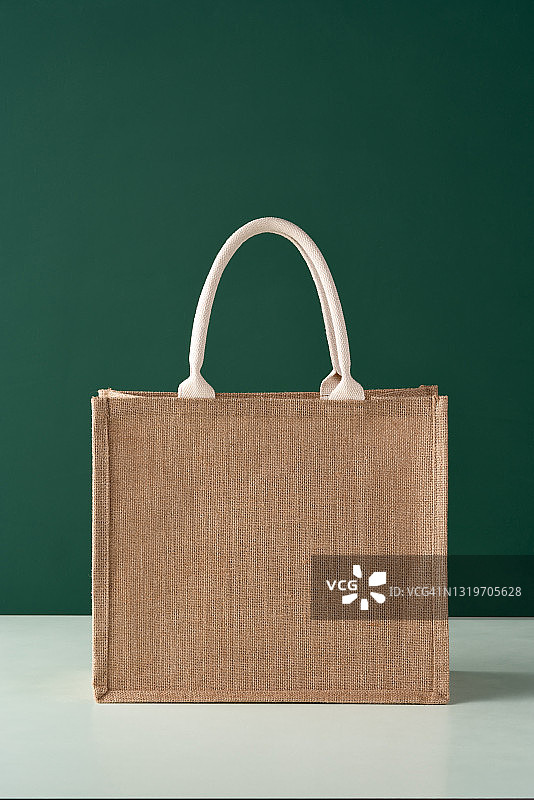 环保型可重复使用黄麻购物袋图片素材