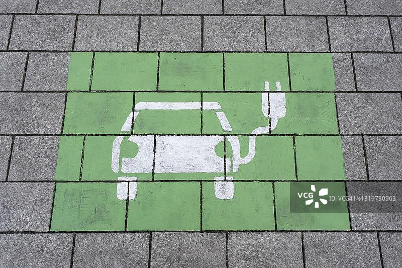 电动汽车的停车和充电站，象形图，德国北莱茵-威斯特法伦州图片素材