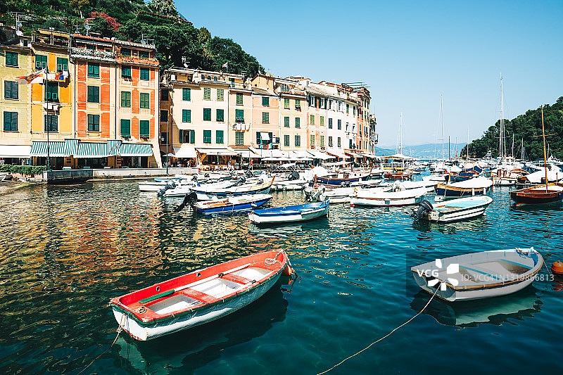 意大利波托菲诺的日间景色 - 库存照片图片素材