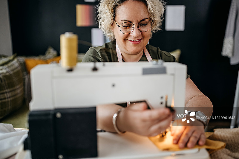 这条裙子一发布就会成为潮流图片素材