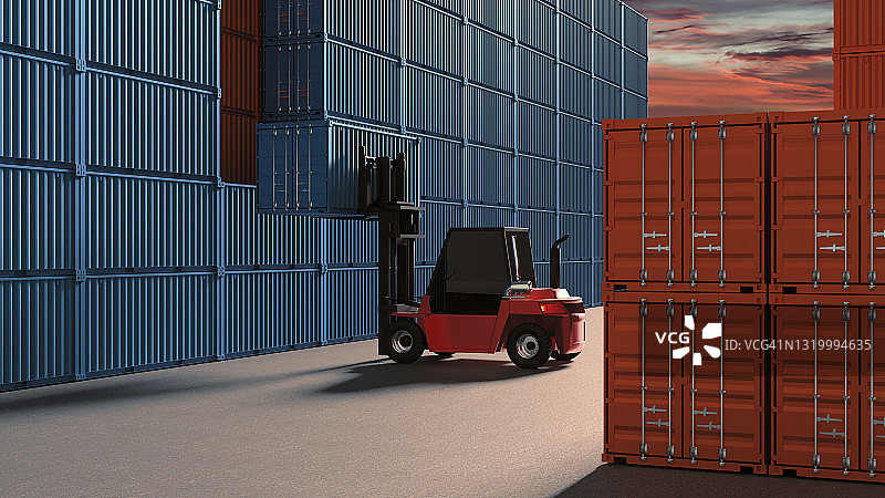 起重机卡车在仓库中吊装集装箱图片素材