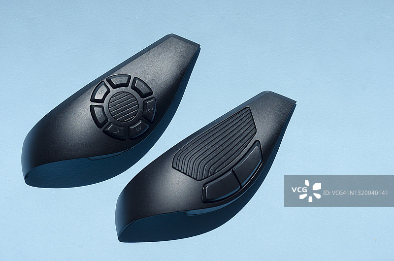 蓝色背景上的游戏鼠标可互换侧板图片素材