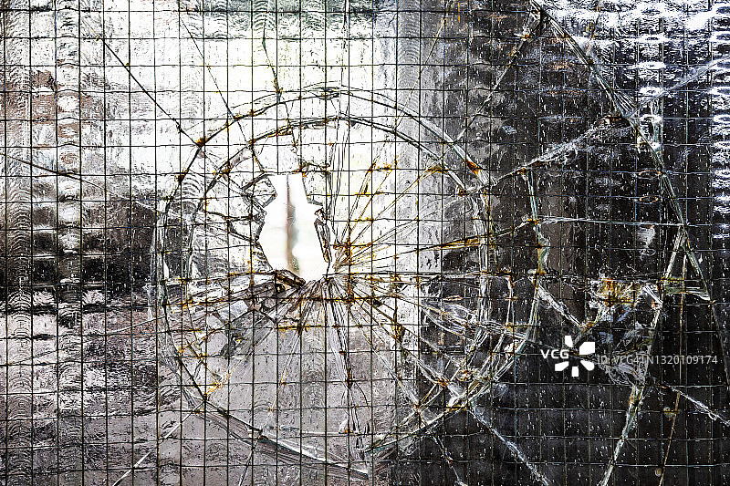 破碎的玻璃图片素材
