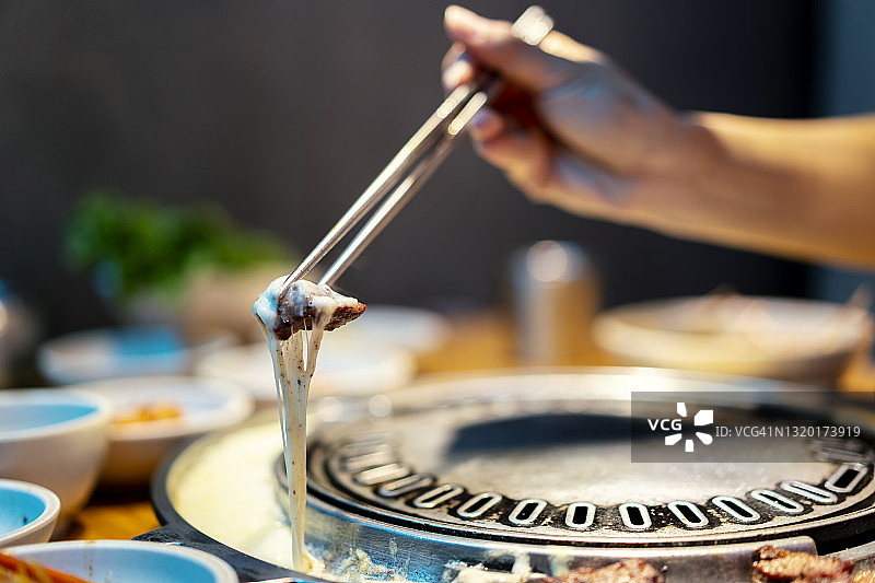 韩国烤肉和小菜图片素材