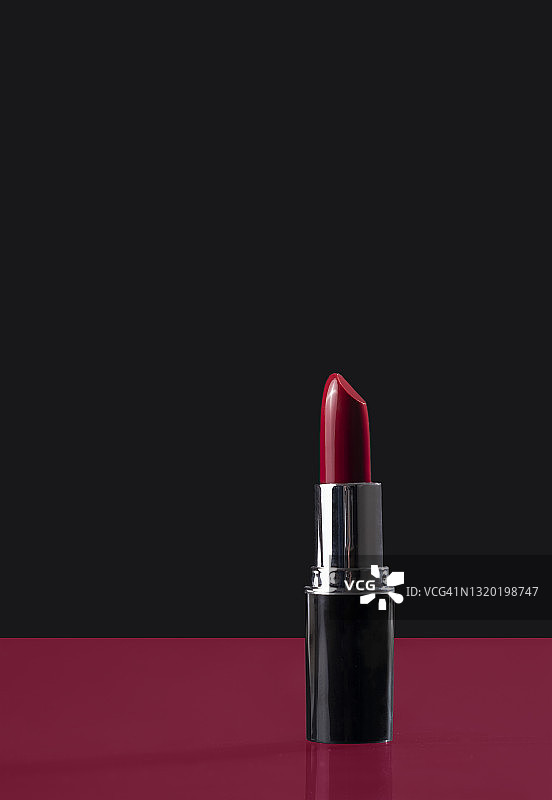 红色口红特写图片素材