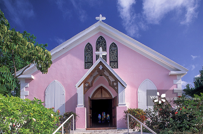加勒比海地区的粉色彩绘木制教堂图片素材
