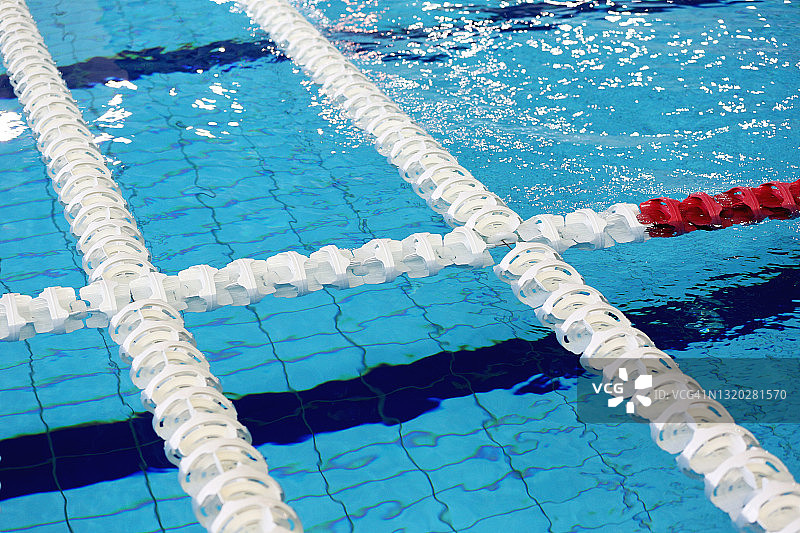 纯净的游泳池水背景图片素材