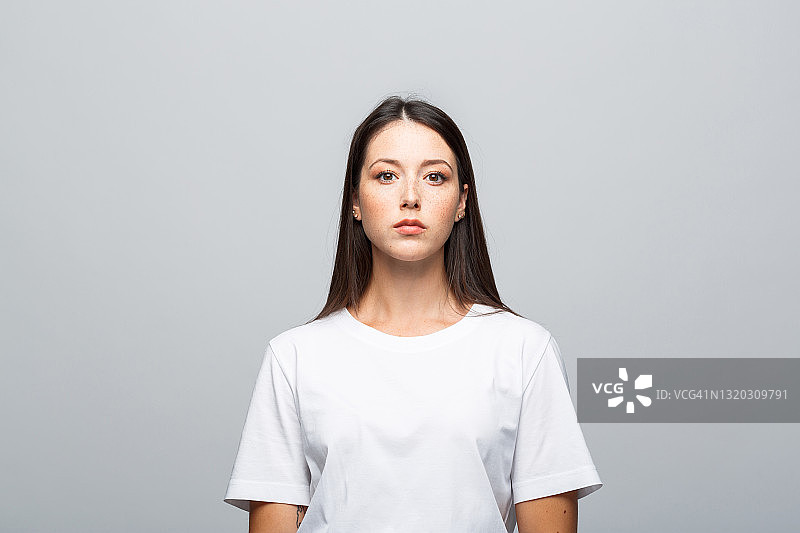 自信的年轻女士头像图片素材