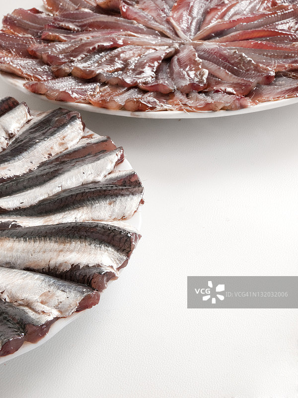 蓝色鱼（凤尾鱼）生鱼片图片素材