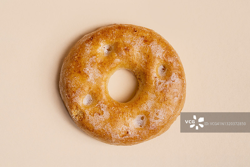 粉色背景上的曲奇饼干图片素材