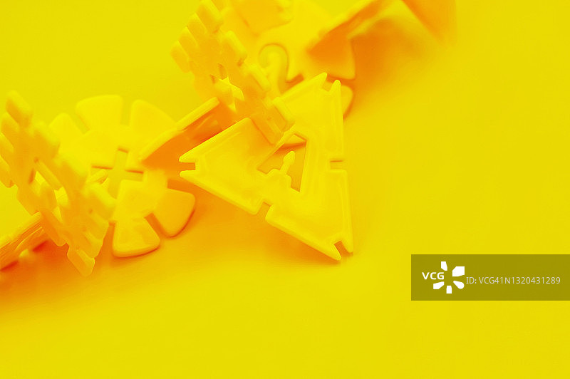 连锁黄色字母和数字模版图片素材