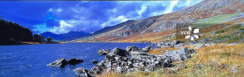 北威尔士，库里格教堂的林瑙·米姆比尔景色全景图片素材