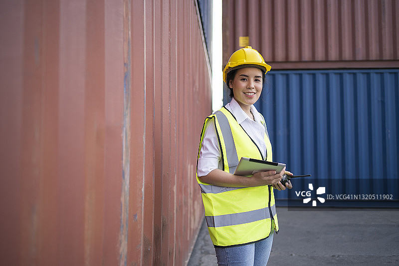 在货运中快乐工作图片素材