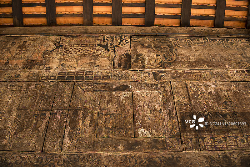 泰国南邦府南邦銮佛寺的木板旧壁画图片素材