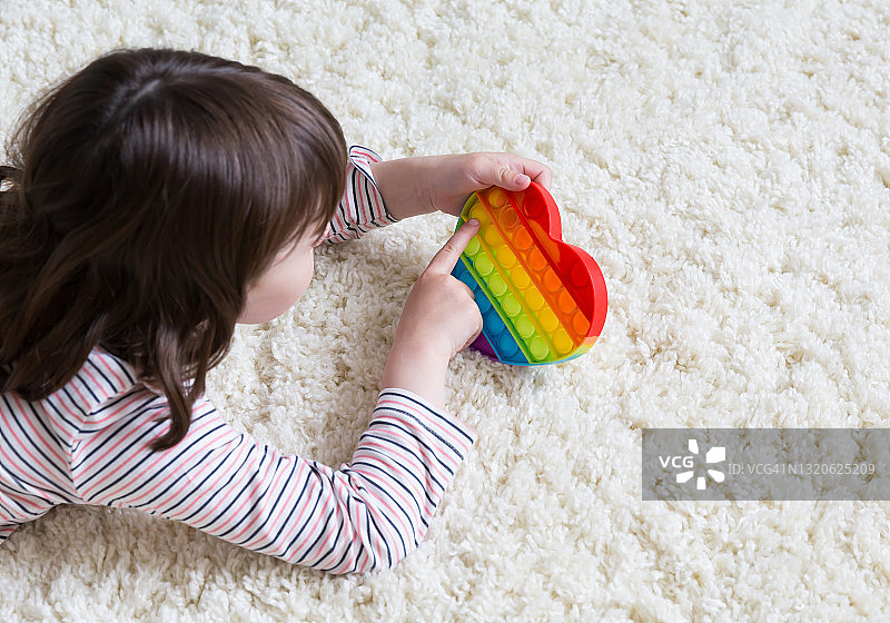 儿童玩耍抗压玩具图片素材