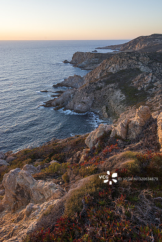 科西嘉岛西北海岸卡尔维的壮丽海岸线图片素材