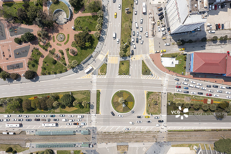 萨姆松市的交通拥堵和环岛鸟瞰图片素材
