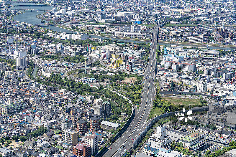 从飞机上俯瞰日本大阪府的高速公路枢纽图片素材