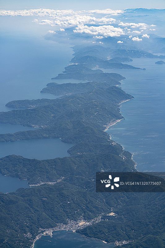从飞机上俯瞰日本爱媛县伊予市图片素材