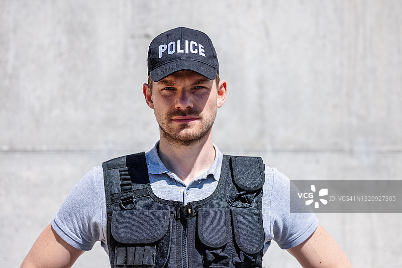 犯罪现场的警察肖像图片素材