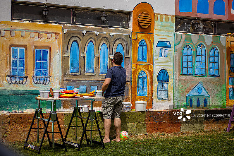 工作中的艺术家图片素材