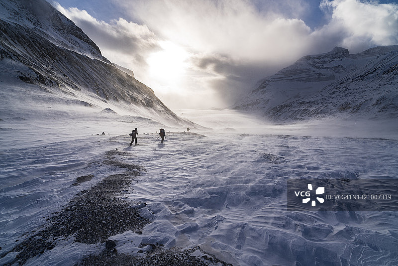 徒步前往加拿大冰原图片素材