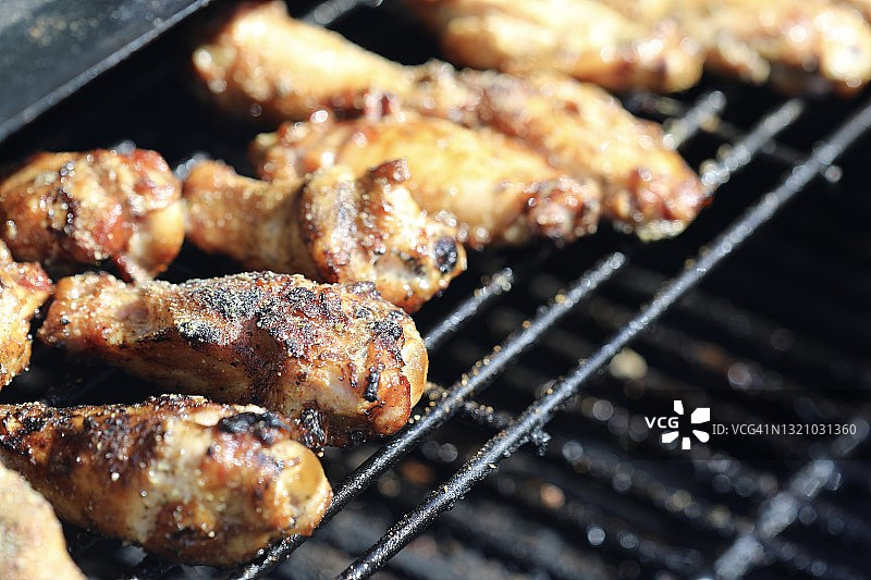 烤鸡翅和鸡腿图片素材