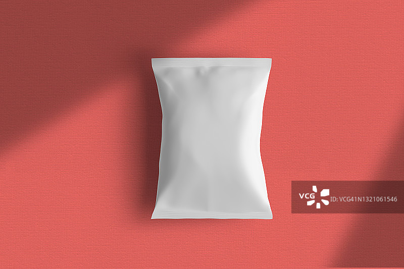 红色背景中的塑料包装样机图片素材