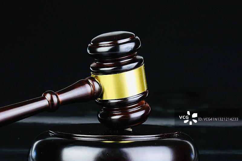 拍卖师木槌图片素材