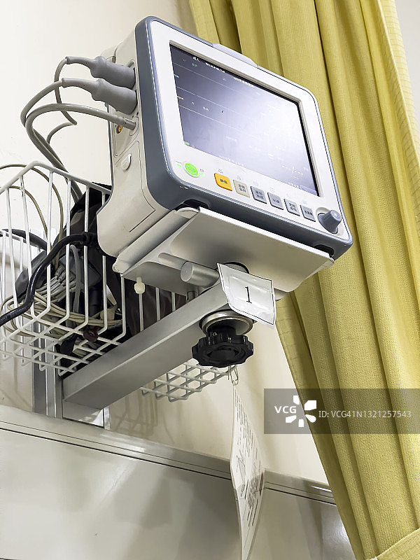 医院的心电图监护仪图片素材