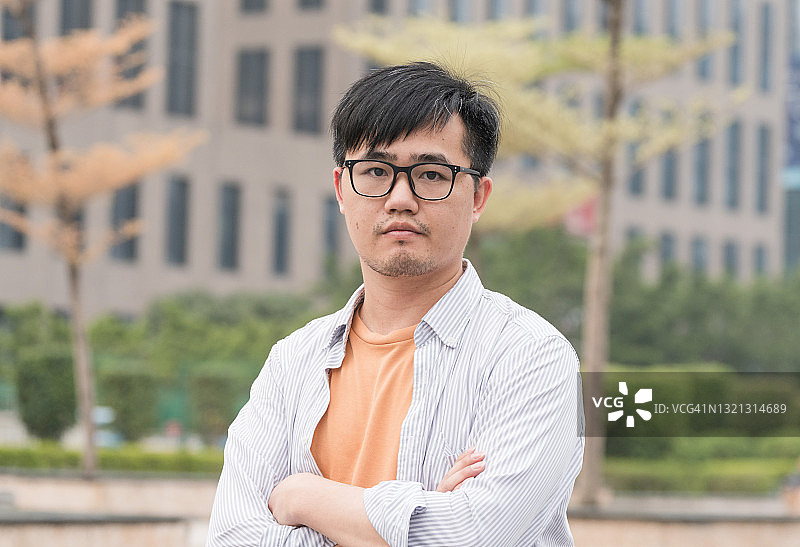 亚洲男人的自信图片素材