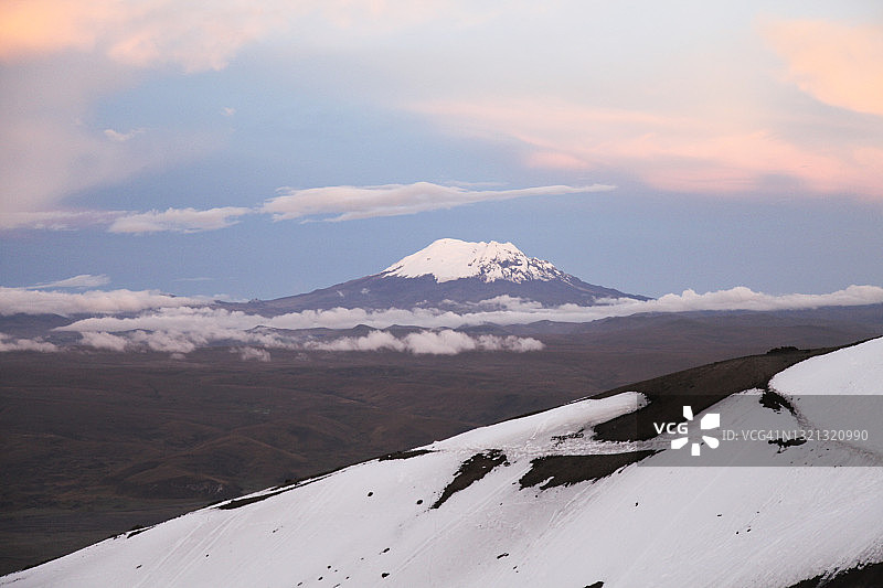 科托帕希国家公园的科托帕希火山景色图片素材