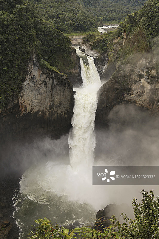 圣拉斐尔瀑布景观图片素材
