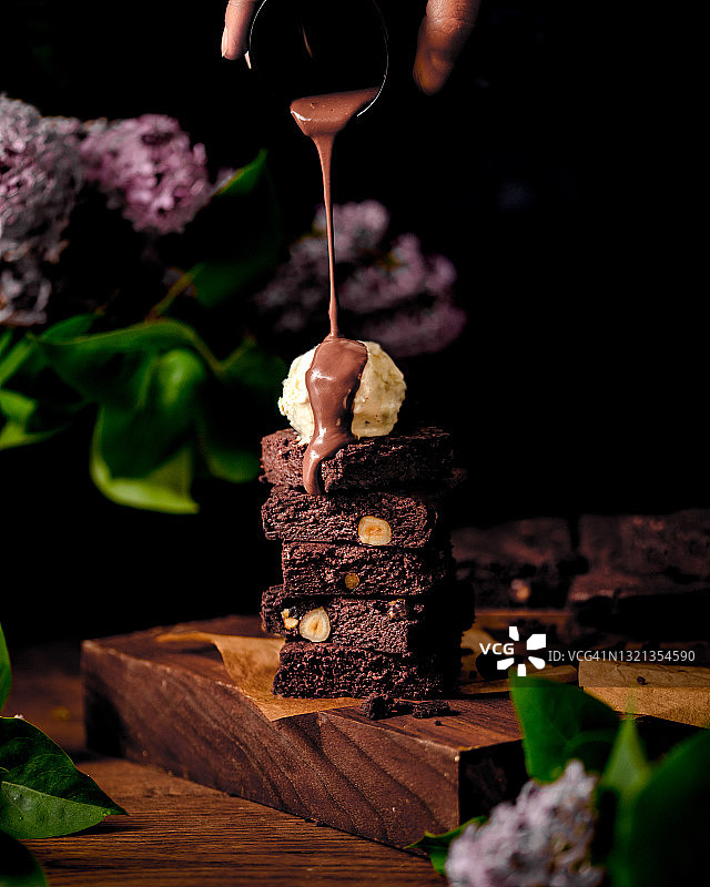 带有冰淇淋的布朗尼图片素材