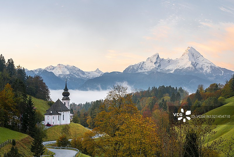 贝希特斯加登阿尔卑斯山脉玛利亚根朝圣教堂图片素材