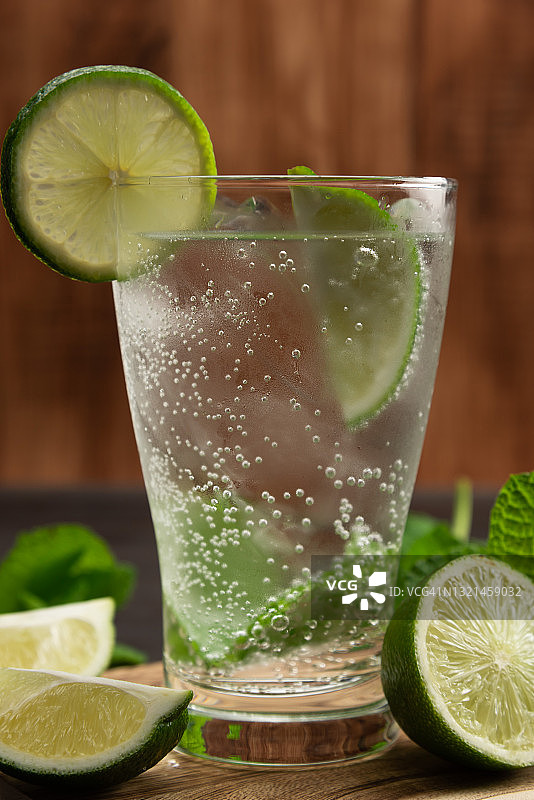 青柠碳酸饮料图片素材