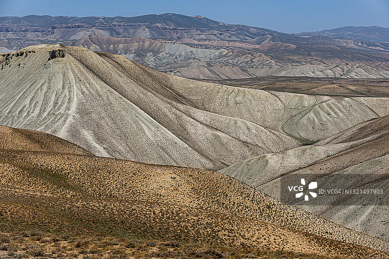 阿富汗巴米扬省班德阿米尔附近的壮丽干旱景观图片素材