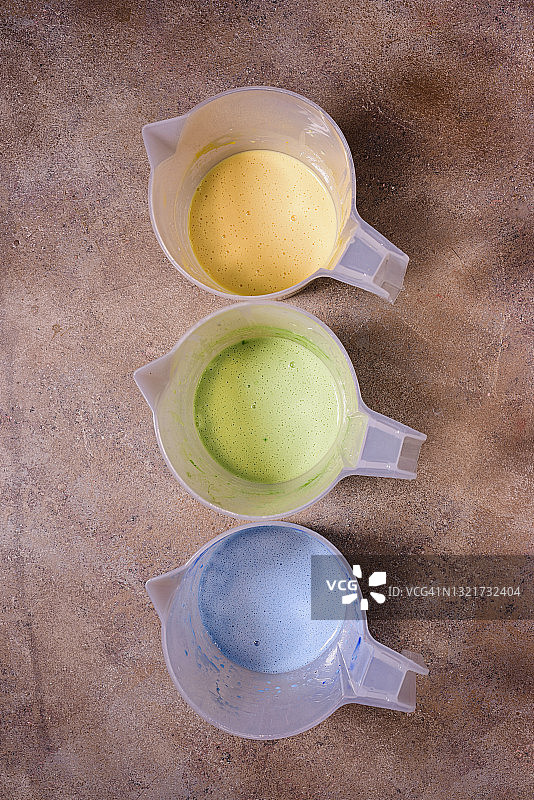 彩色面糊制作的薄烤饼图片素材